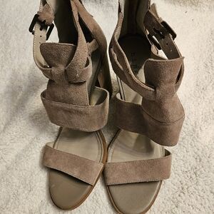 Hinge Cora open toe heeled sandals,  9.5M